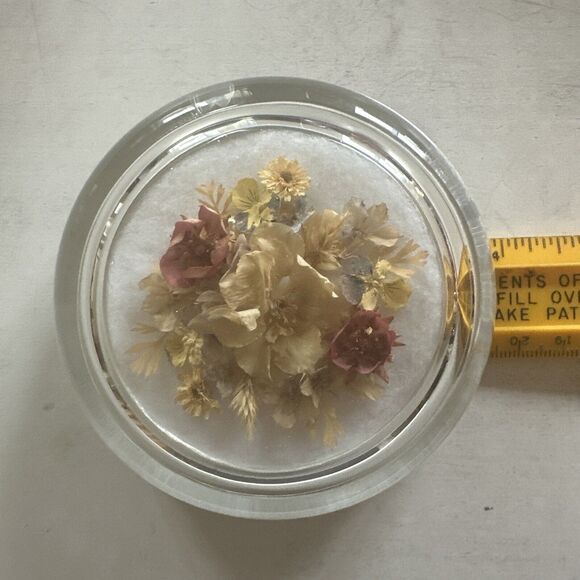 PAPERWEIGHT Glass Dome Real Dried Flowers Wilton Connecticut Green Felt Base 4" - Picture 9 of 10